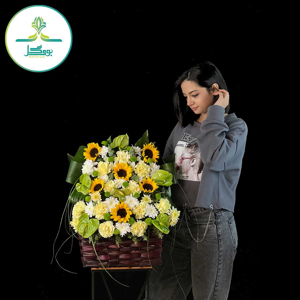 Flower arranging training in Tabriz